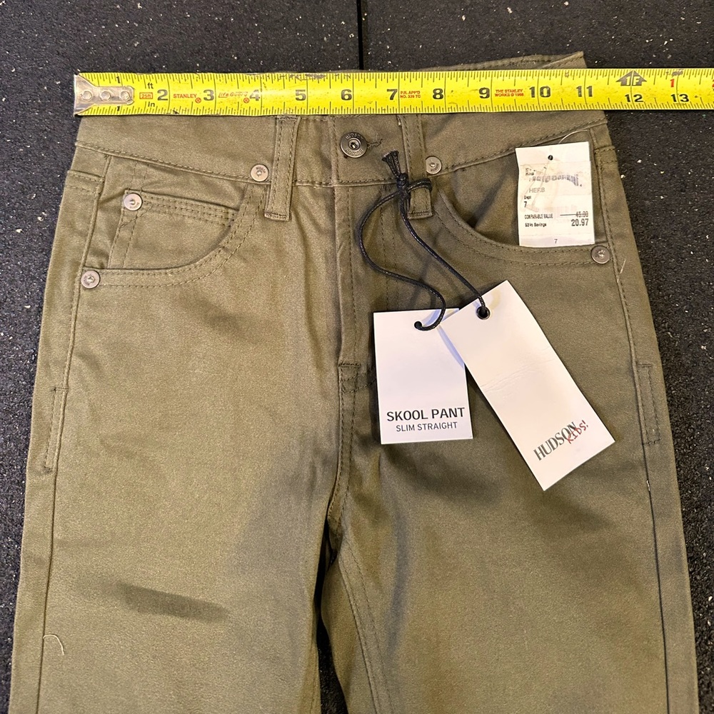 NWT kids size 7 Hudson pant in sage